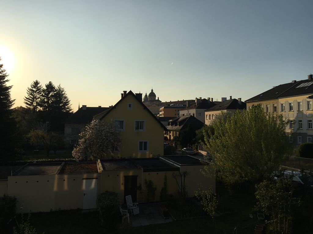 Am Loewenpark Apartment Melk Exterior photo