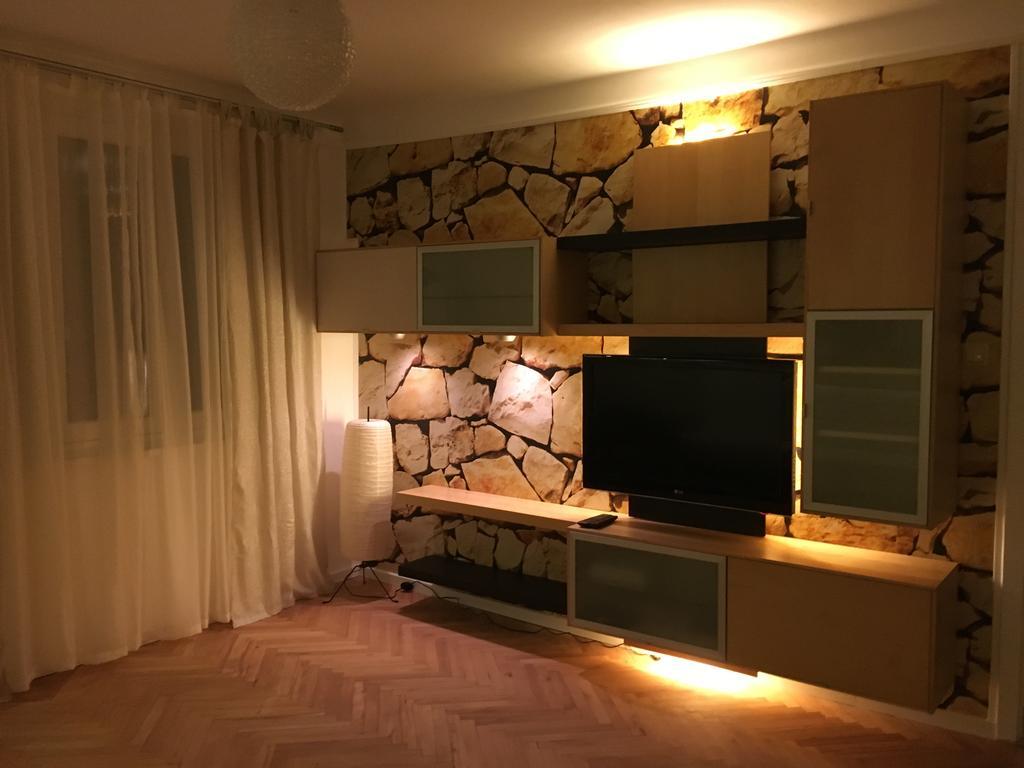 Am Loewenpark Apartment Melk Exterior photo