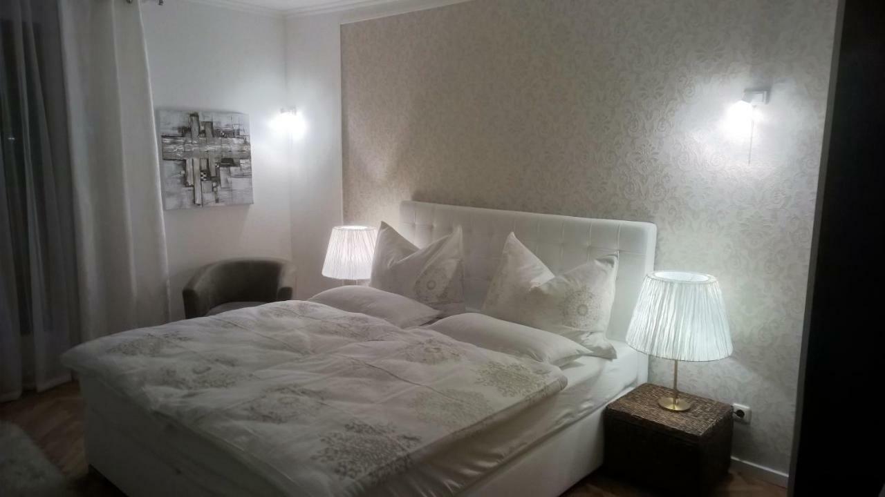 Am Loewenpark Apartment Melk Exterior photo
