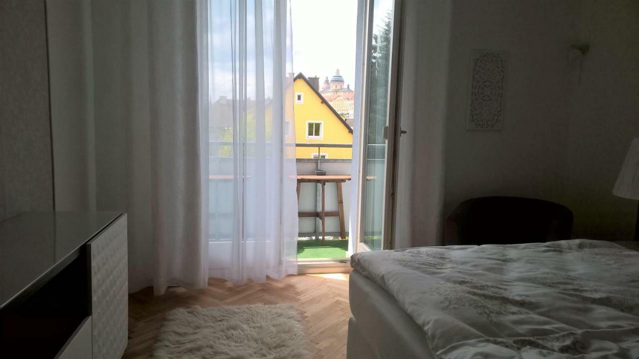 Am Loewenpark Apartment Melk Exterior photo